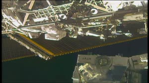 NASA ASTRONAUTS WALK IN SPACE OUTSIDE THE SPACE STATION